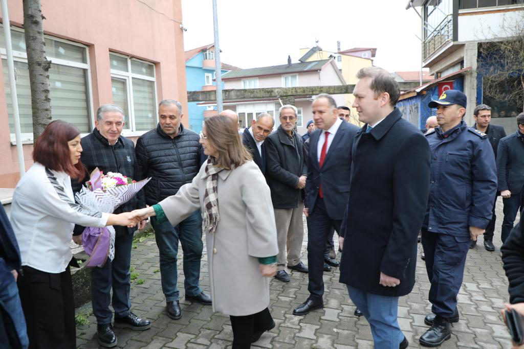 Bartın Valisi Sayın Dr. Nurtaç ARSLAN, Kumluca Beldesine Ziyaret Gerçekleştirdi.