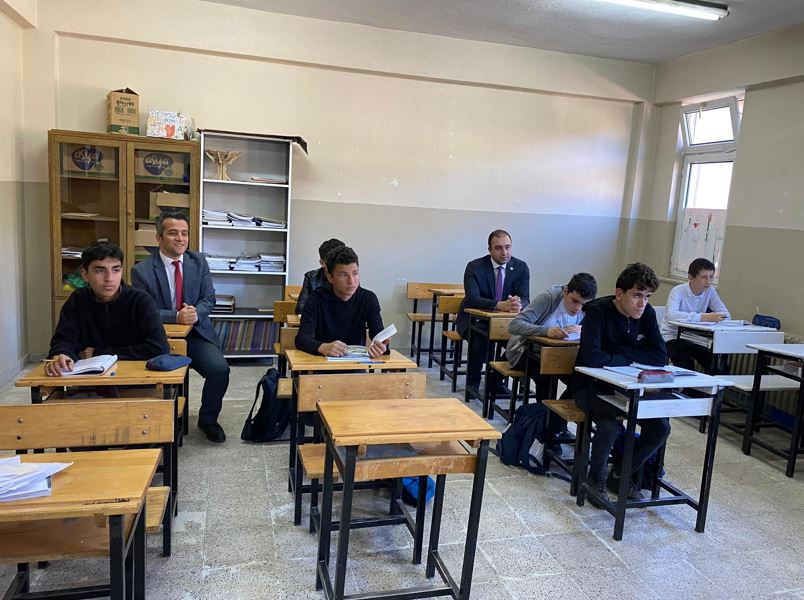 Kaymakamımız Sayın Fırat KADİROĞLU, Şehit Musa Aytar Mesleki ve Teknik Anadolu Lisesi’ni Ziyaret Etti.