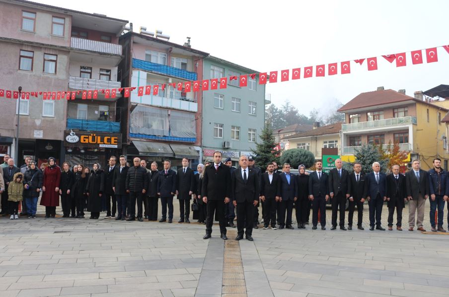 İlçemizde “10 Kasım Atatürk’ü Anma” Programı Kapsamında Çelenk Sunma Töreni Gerçekleştirildi.