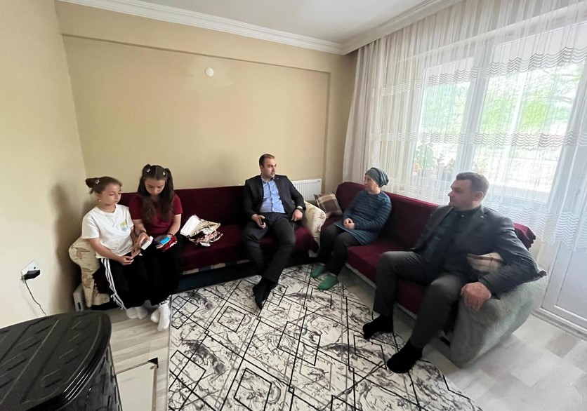 Kaymakamımız Sayın Fırat Kadiroğlu’ndan Hane Ziyareti.
