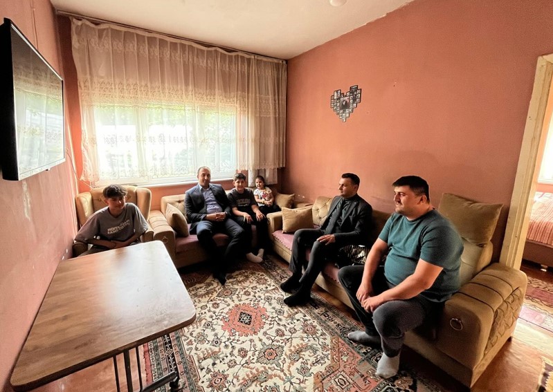 Kaymakamımız Sayın Fırat Kadiroğlu’ndan Hane Ziyareti.